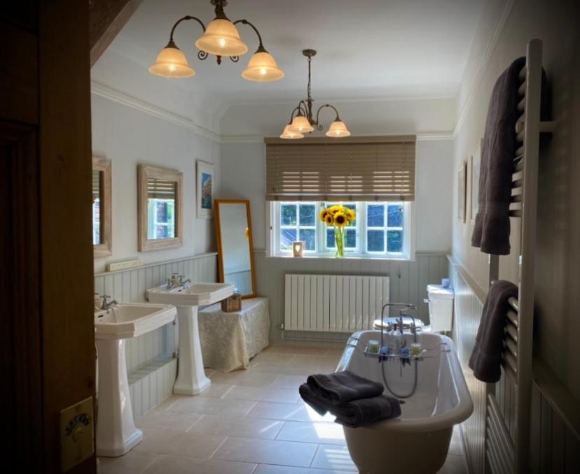 The Old Rectory - Valley View Room In Private Home Stockton-on-Teme Exterior photo
