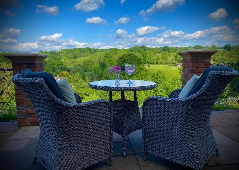 The Old Rectory - Valley View Room In Private Home Stockton-on-Teme Exterior photo
