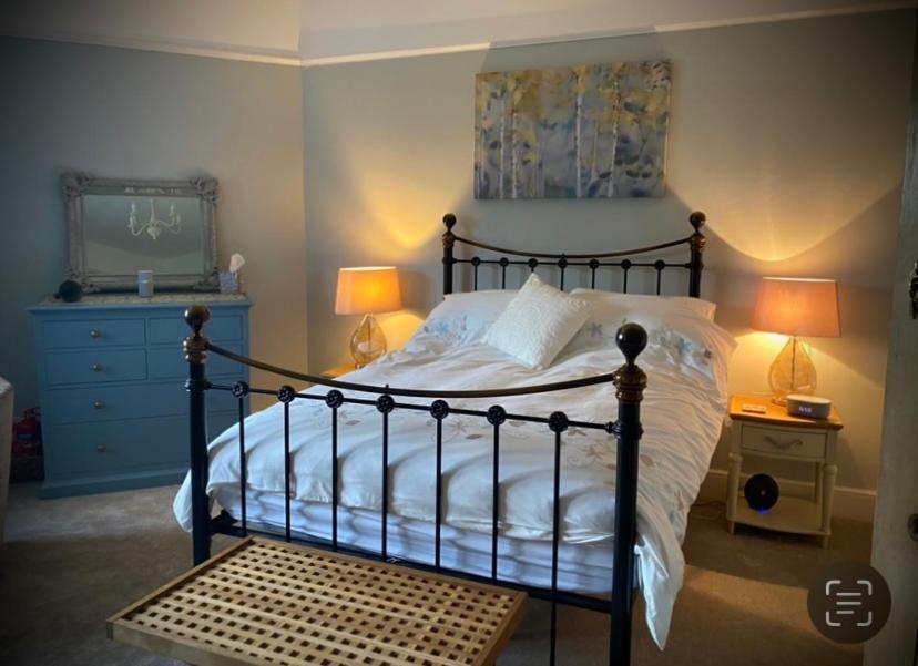 The Old Rectory - Valley View Room In Private Home Stockton-on-Teme Exterior photo